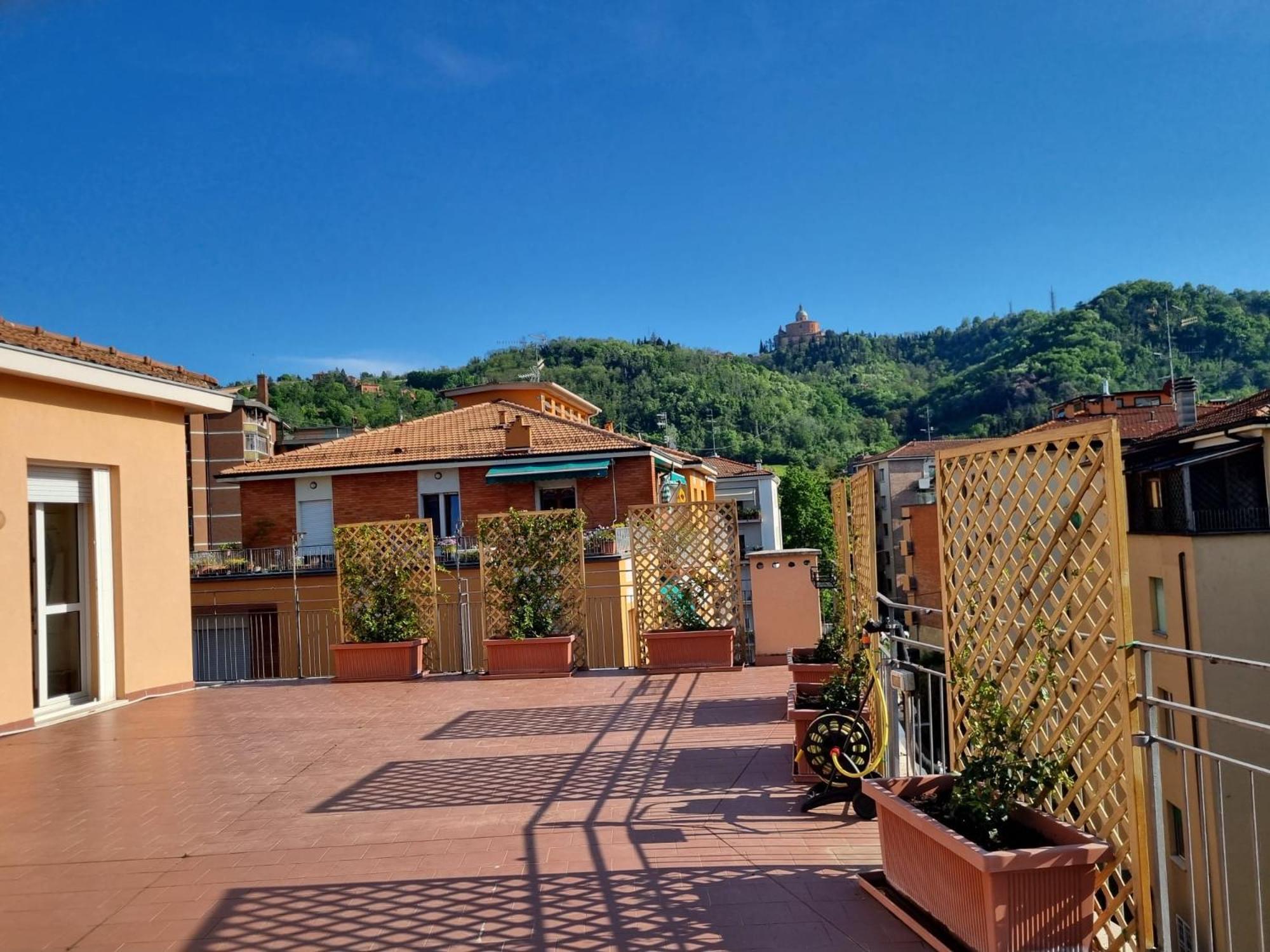 Attico Vista San Luca Appartement Bologna Buitenkant foto
