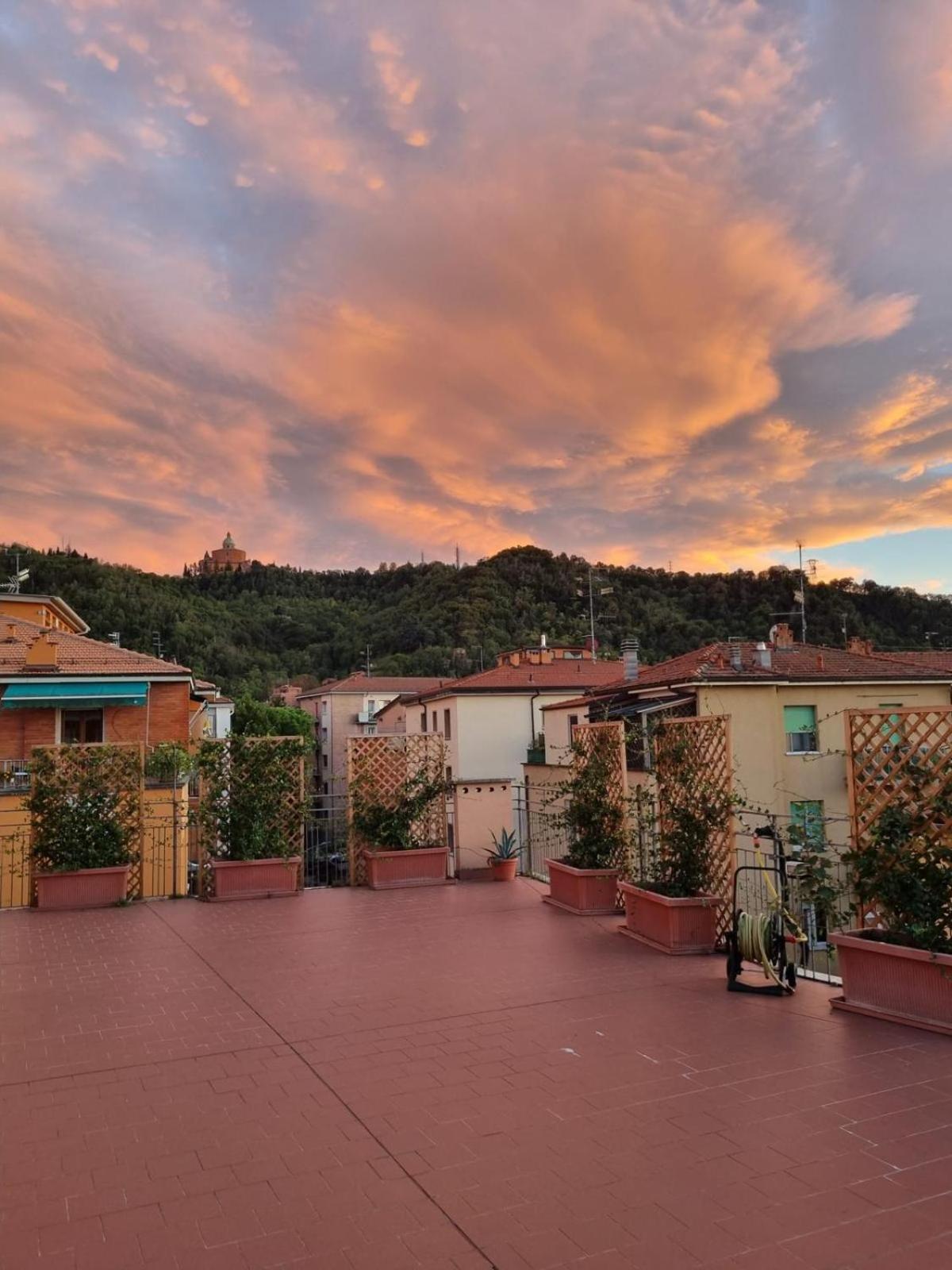 Attico Vista San Luca Appartement Bologna Buitenkant foto